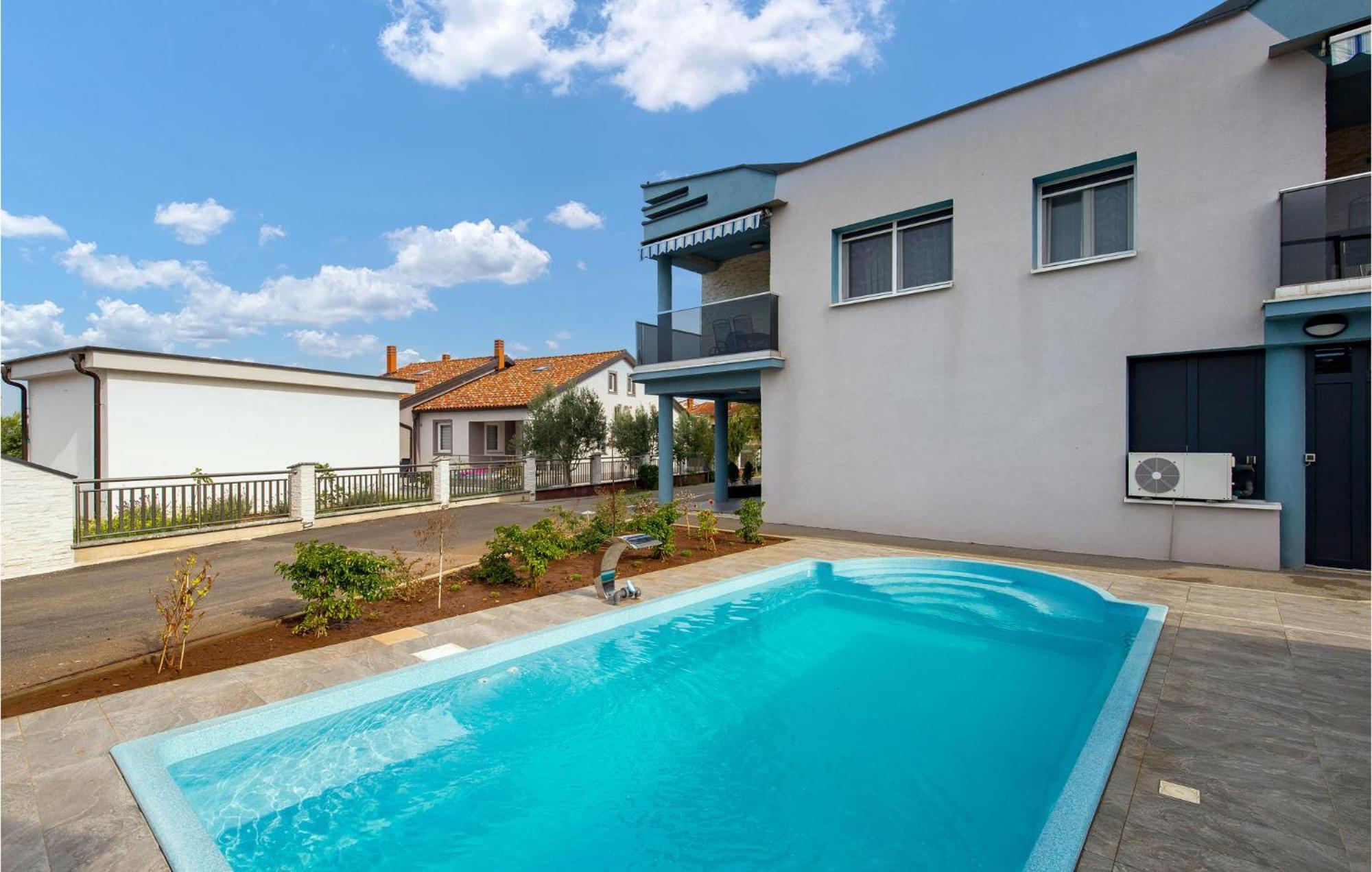 1 Bedroom Beautiful Apartment In Vrh Dış mekan fotoğraf