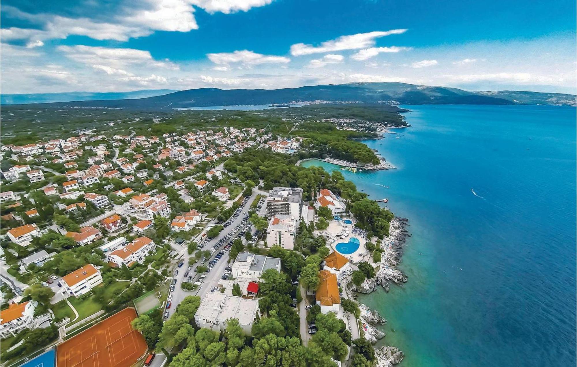1 Bedroom Beautiful Apartment In Vrh Vrh  Dış mekan fotoğraf